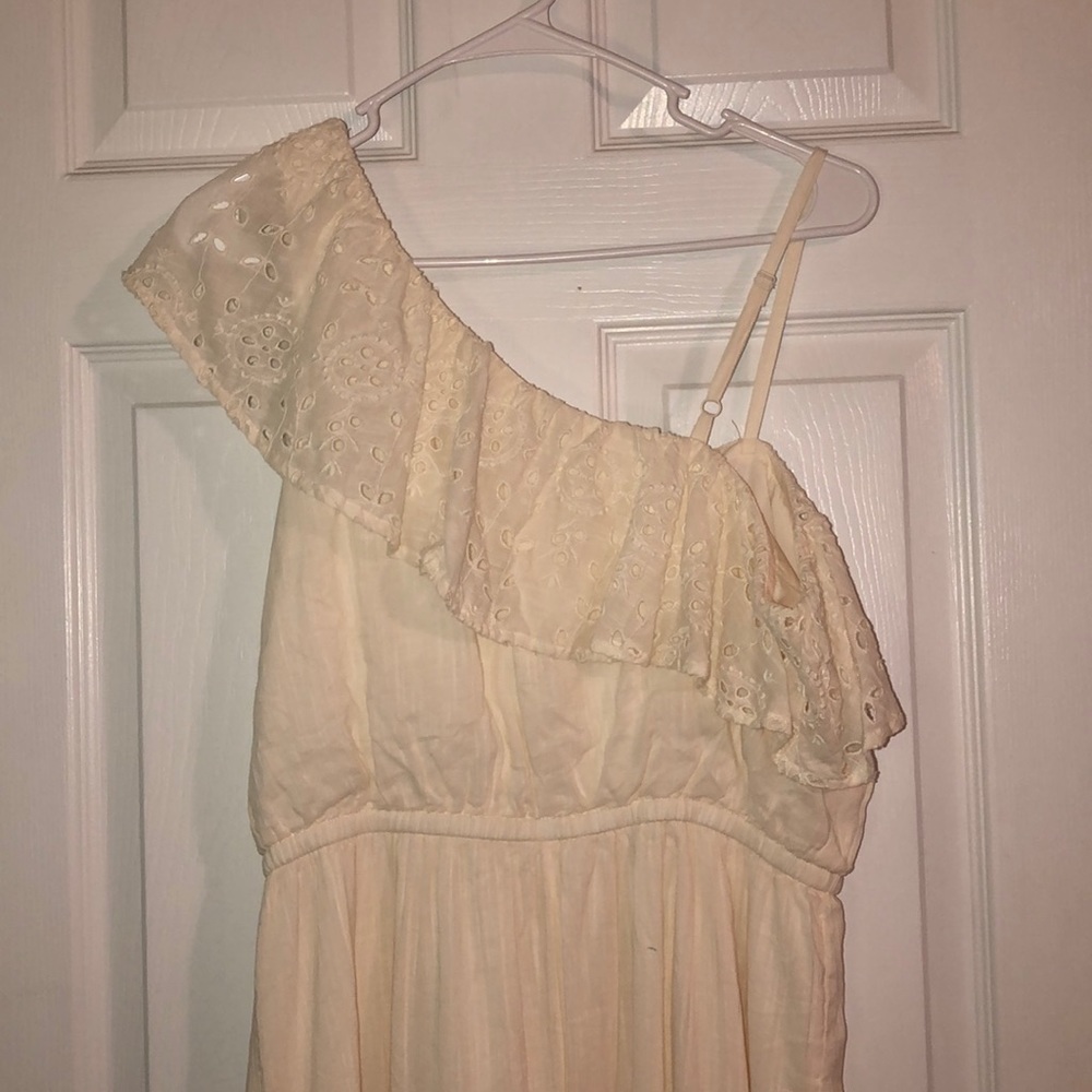 Off the shoulder sleeveless dress